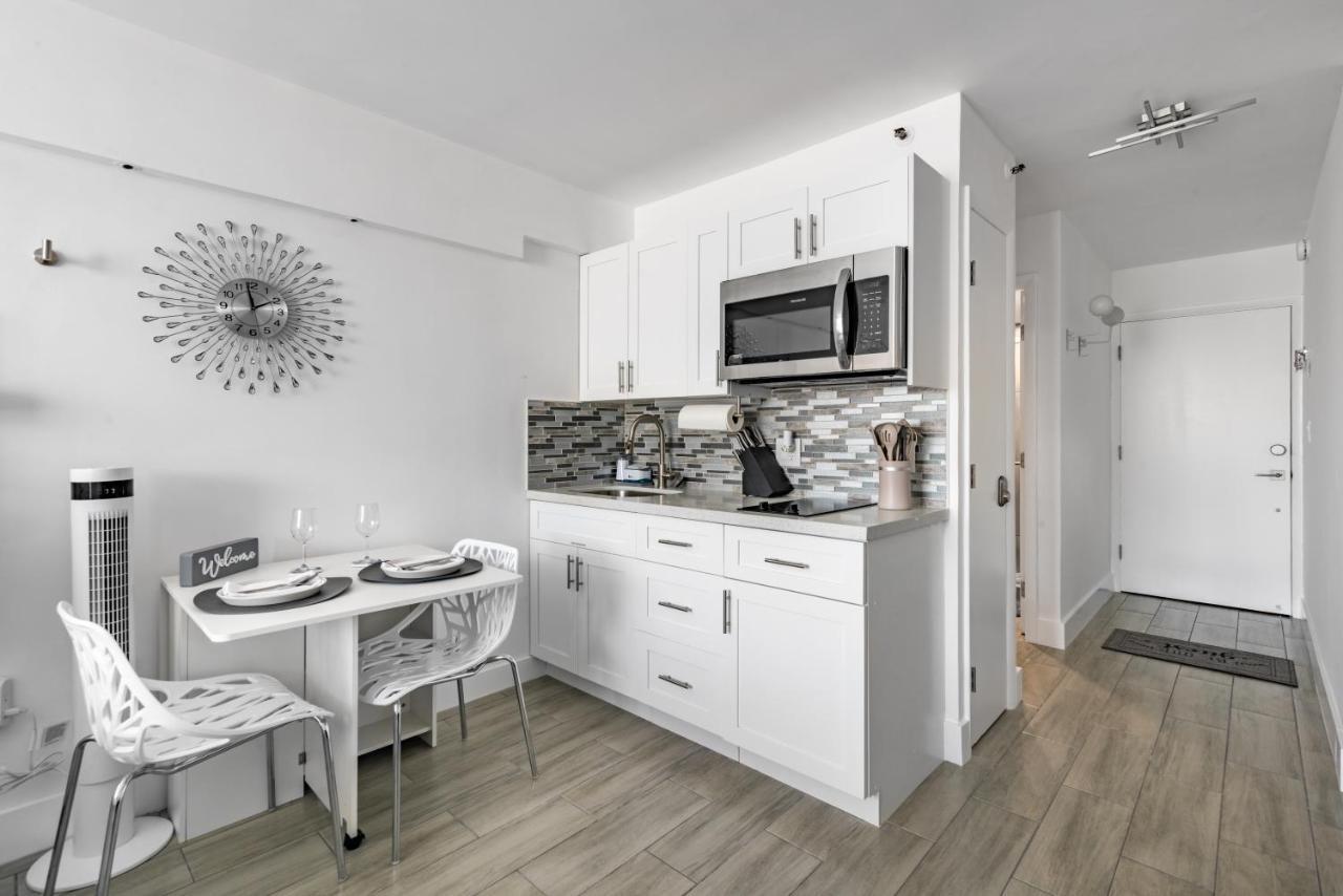 Newly Renovated Oceanfront Studio W/ Balcony - Daytona Beach Lejlighed Eksteriør billede