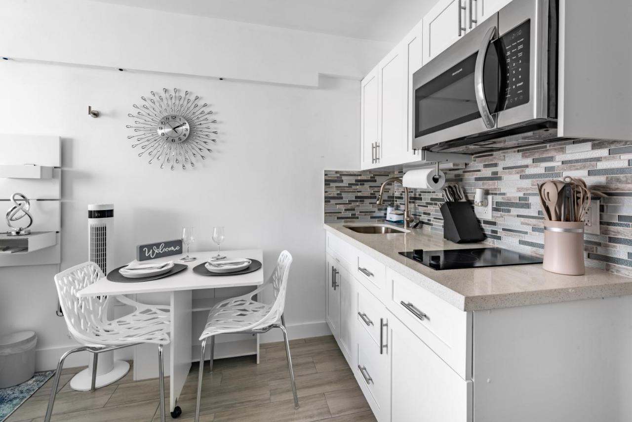 Newly Renovated Oceanfront Studio W/ Balcony - Daytona Beach Lejlighed Eksteriør billede